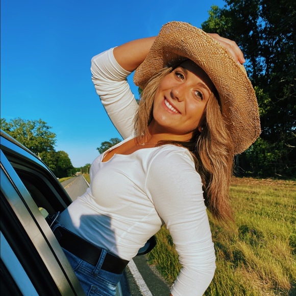 Meet your Posher, Calli - Picture 1 of 1